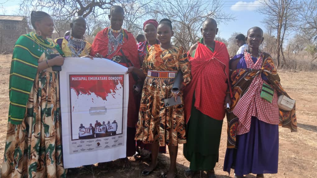 Group photo for Safiri-Elototo hero section